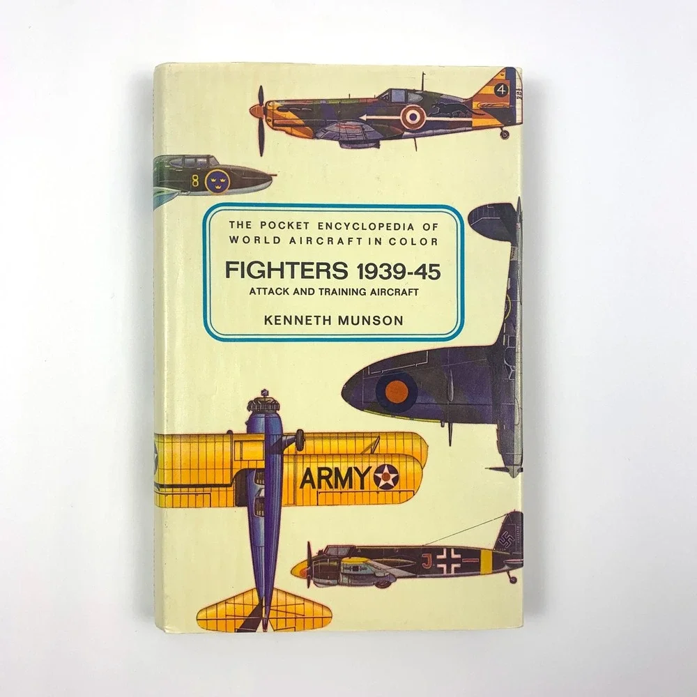 VTG Pocket Encyclopedia‎ Of World Aircraft in Color Attack and Training Air Pair